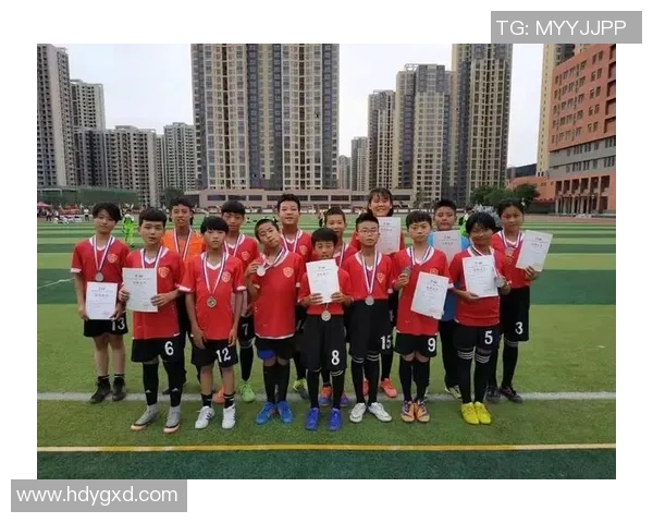 刘磊独家揭秘足球技巧与战术心得分享助你提升球技与比赛表现